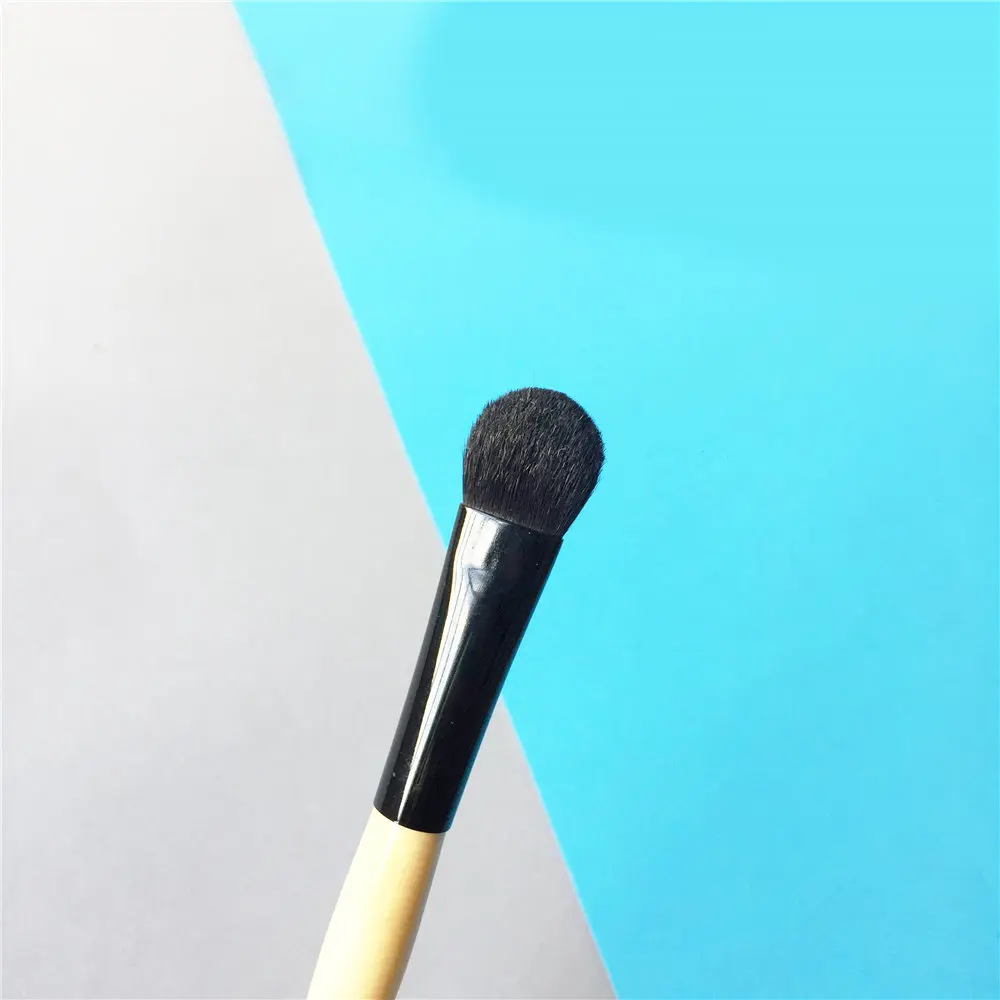Bobbi Brown Eye Sweep Brush _ 2