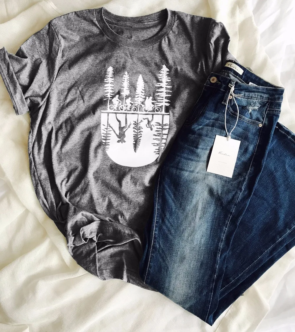 

New arrival Mountain graphic cute unisex funny grunge aesthetic hot street style travel goth vintage party goth t shirt tees top