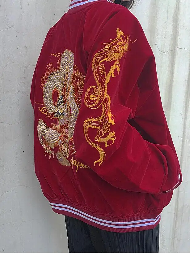 Новая весенняя куртка с вышивкой дракона