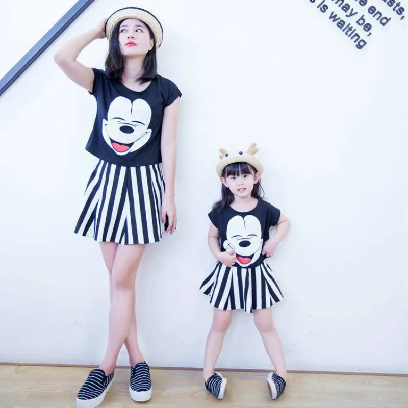 

Mother Daughter Summer Sets 2pcs Tshirt+skirt Cartoon Mickey Family Matching Outfits Stripe Mum Mommy and Me Women Girl Clothes