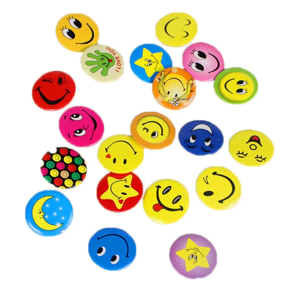 

Say Hi Party Favor Gift Cute Smile Brooch 45mm Badge Pin Service Smile Parent-Child Game Hotel Ornament