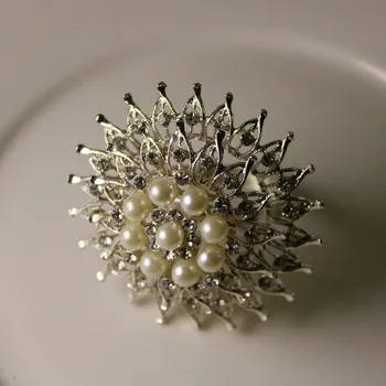 

4PCS alloy napkin buckle three-layer flower napkin ring European model room mat towel ring table soft decoration pendulum