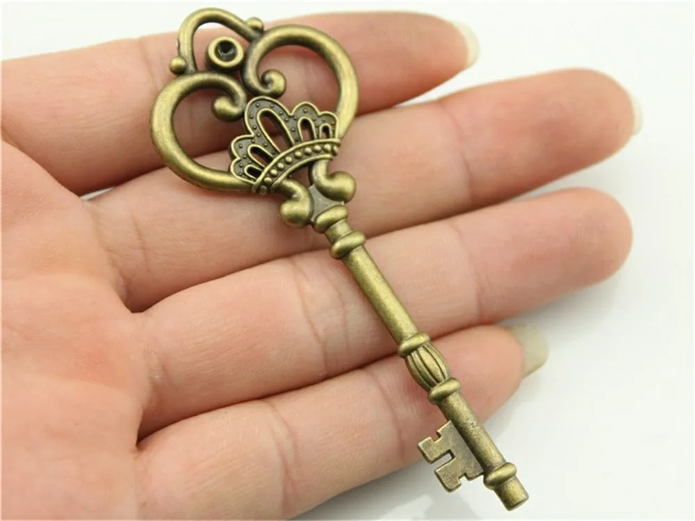

WYSIWYG 1pcs 84mm Vintage Large Key Pendants Charm For Jewelry Making Antique Bronze Color Big Key Charm Pendant Key Retro