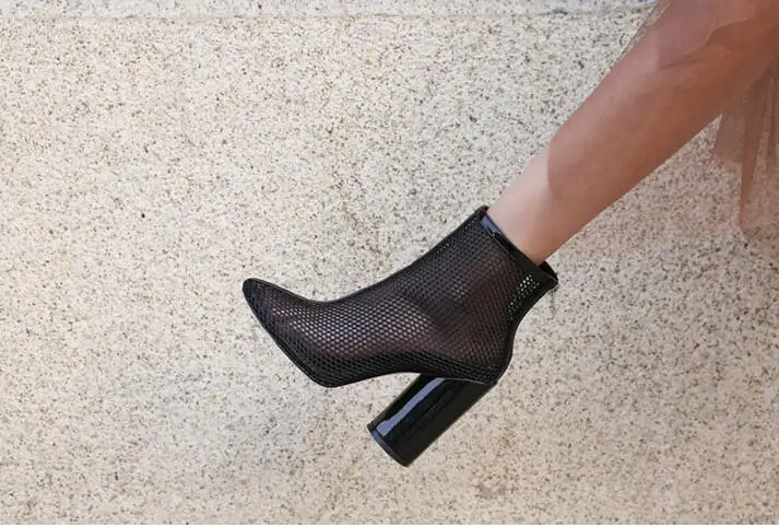 Новинка; женская обувь с круглым носком; сетчатые ботильоны; модная дышащая женская обувь с вырезами; обувь на квадратном каблуке; Цвет черный, белый; botas mujer