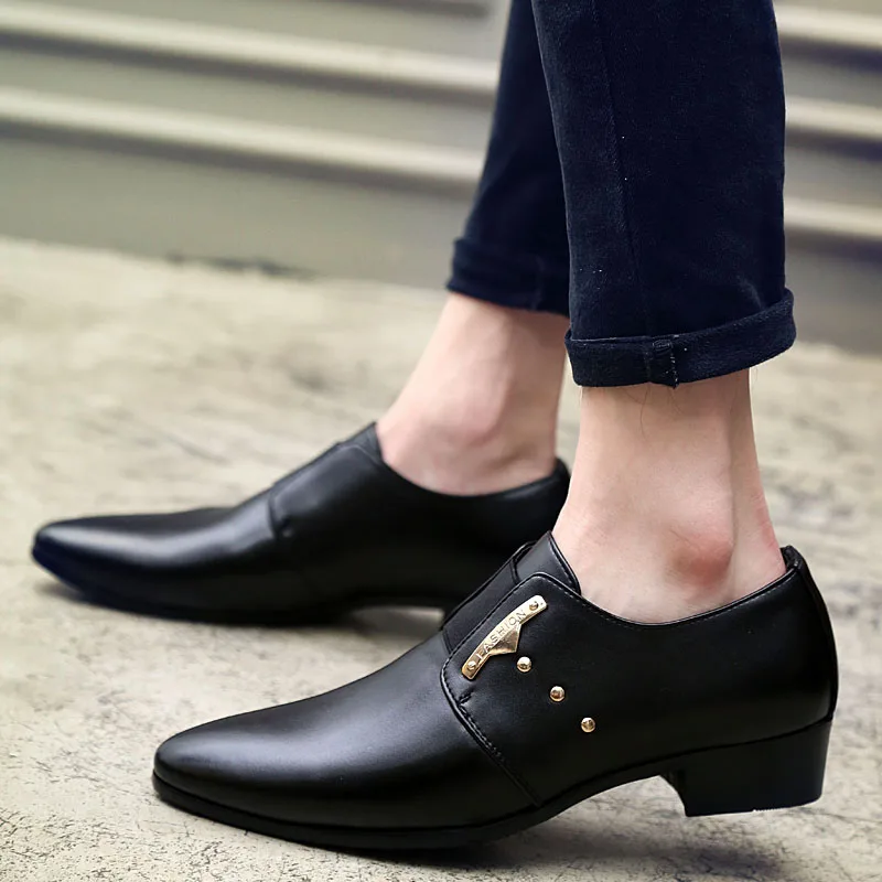 JUNJARM/ г., брендовые Модные мужские деловые модельные лоферы с острым носком, черные туфли-оксфорды, дышащая официальная Свадебная обувь