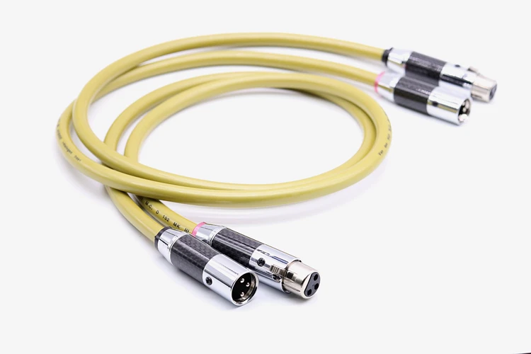 

Free shipping one pair VDH INTEGRATION Hybrid audio interconnect XLR Amplifier CD DVD player Audio carbon fiber XLR wire