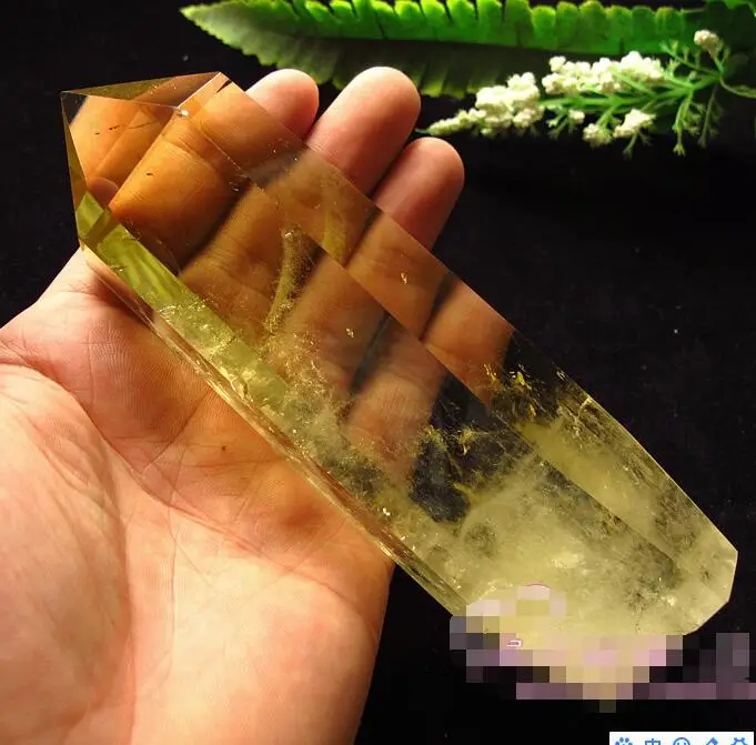

68069+++Brazilian natural yellow crystal pillar of the original stone feng shui ornaments Lucky enrichment