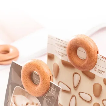 

Creative Donut Shape Sealing Clip Portable Solid Wood Snack Fresh Bag Sealer Multifunction Reusable Magnet Refrigerator Sticker