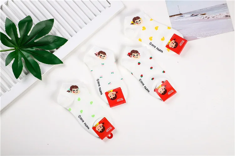 Cartoon fujiya fruit print socks peko poko strawberry banana peach pineapple cute funny women cotton sock spring autumn comfort