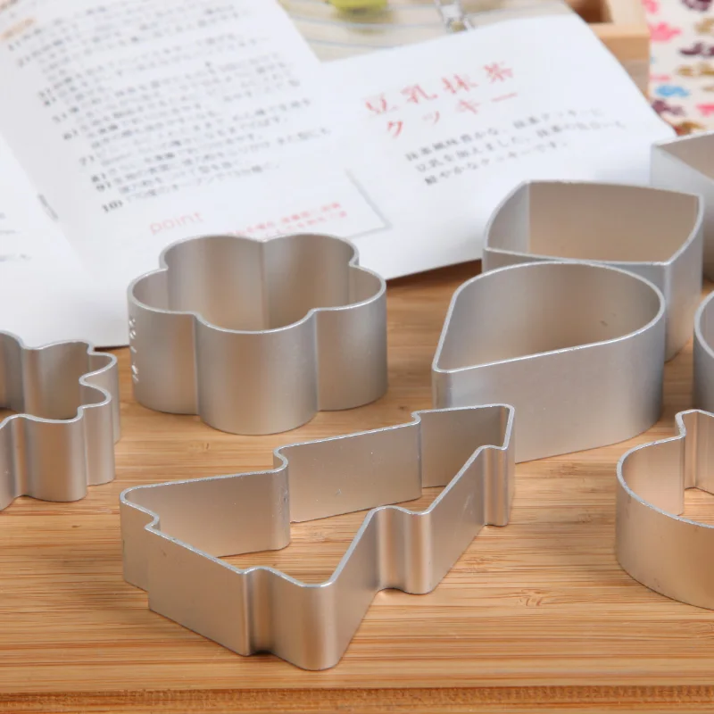 

Cookie Mold Cookie Cutter Aluminum Three-dimensional Animal Shape Mickey Mouse Gingerbread Man cake decorating tools Baking