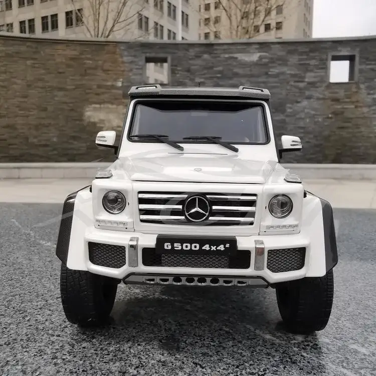 Литая под давлением модель автомобиля почти настоящая для G-Class 4x4(белый) 1:18+ маленький подарок