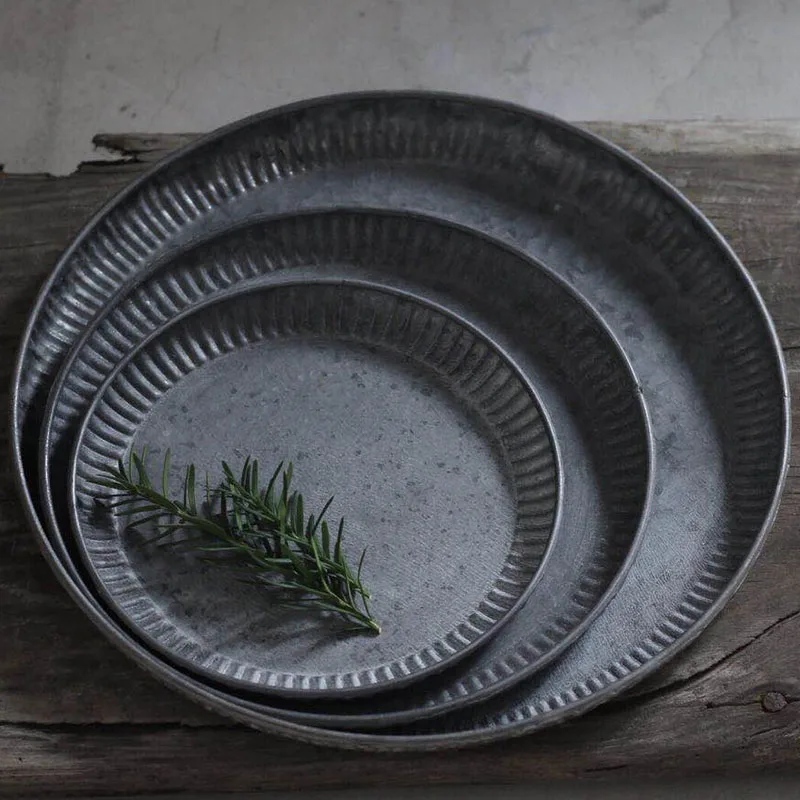 8Metal Tray