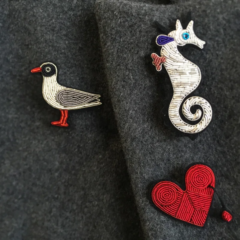 

DIY New High quality 3D Hand embroidered badges Seagull/Bleeding heart Armband applique for Coat Trousers Bag Brooch