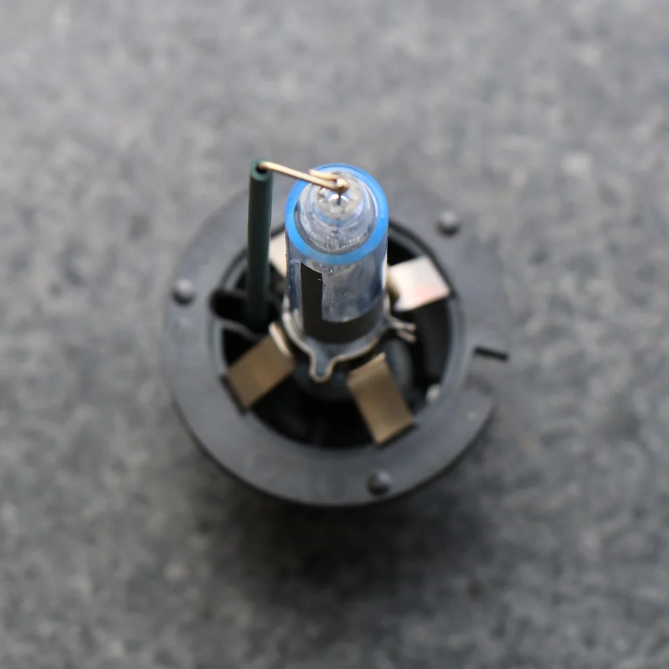 D4R-Xenon-Bulb-6