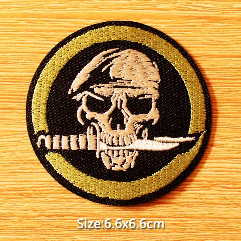 DIY Punk Skull Patch Embroidered Patches For Clothing Iron On Patches On Clothes Rock Hippie Patch Biker Badges Black Applique - Цвет: TI-PE2801CT