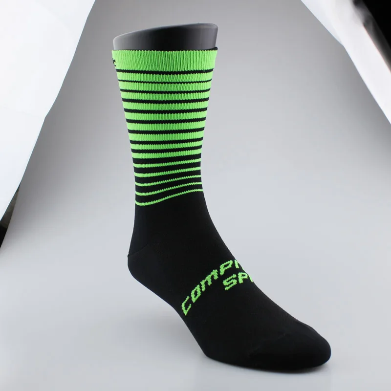 Zflamer Высокое качество профессиональный бренд дышащие спортивные носки дорожные велосипедные носки спорта на открытом воздухе гоночные перчатки велосипедный носок S37 - Цвет: Зеленый