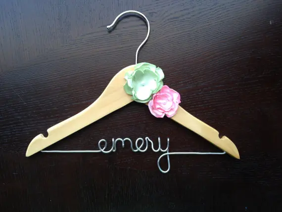 

Custom Name Children's Hanger Personalized Toddler Accessories Baby Shower Gift Fashion Home House Toy Nursery Decoration