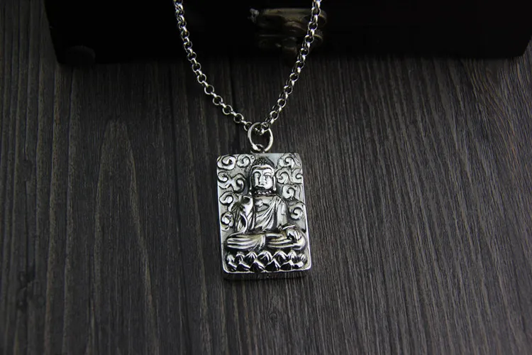 silver-sakyamuni-pendant001a