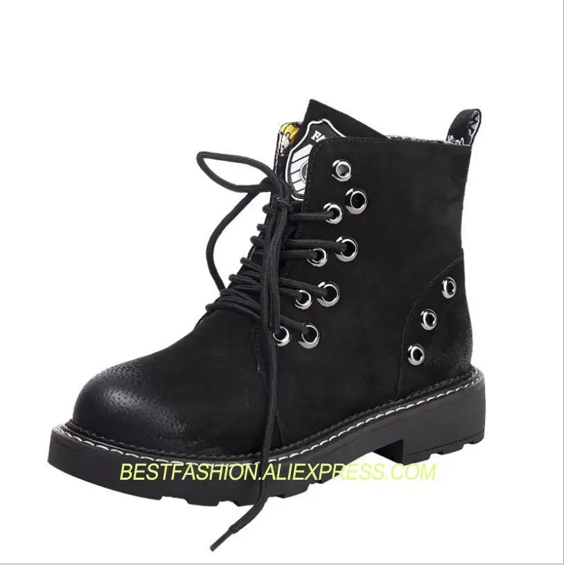 

2018 hot autumn and winter female Martin boots lace-up fashion women's boots with soft bottom casual single booties