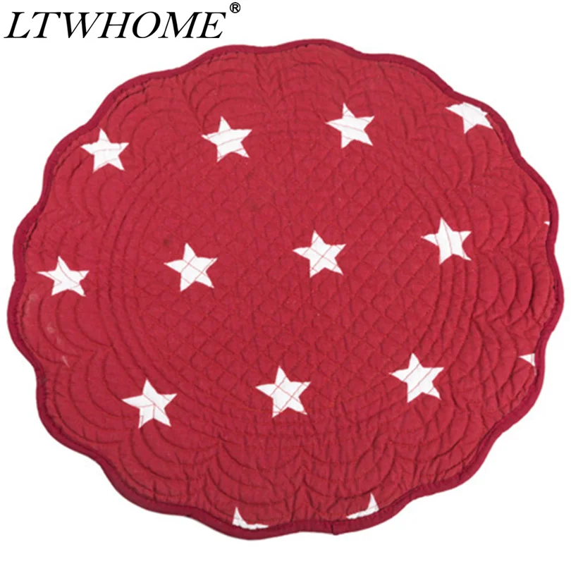 LTWHOME красный хлопок стеганый 15,5 "Реверсивный круглые подложки с белой полосой и звездой на каждой стороне для стола термостойкие