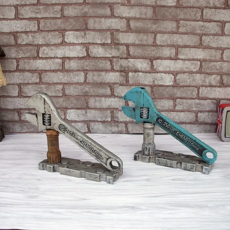 

Retro Wrench Vintage Home Decor Resin Crafts Home/Pub/Office Decoration Home Accessories