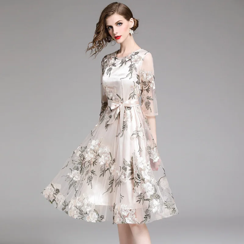 

Summer 2019 O-Neck Sleeve Gauze Print Embroidered Dress Fashion Casual Sexy Elegant Women Dress Maxi Plus Size Dinner Dress
