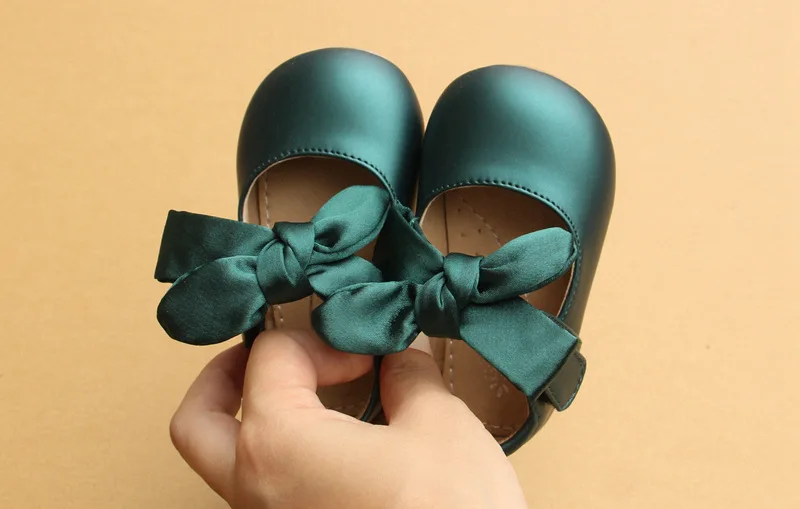 Carrinho de Bebê Recém-nascido da Menina da Criança Sapatos de Bebê Estilo Chinês Arco-nó Sapatos Berço Macio Sole Prewalker Anti-deslizamento 12 Sole Prewalker Anti-deslizamento Sapatos de Bebê