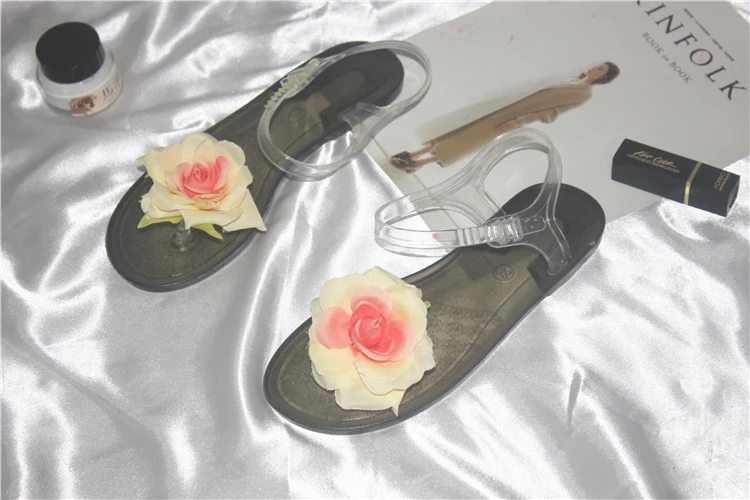 Пляжные прозрачные сандалии с украшением в виде кристаллов; женская летняя обувь; Новинка года; милые босоножки на плоской подошве для средней школы; женская обувь