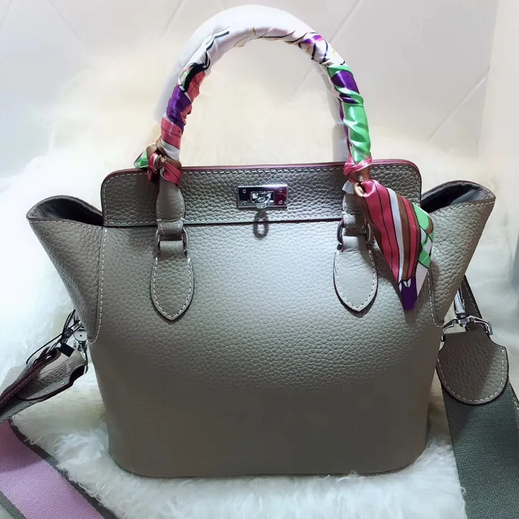 Women's new leather lychee pattern bag Europe and the first layer of leather doctor bag dumpling-type milk box package