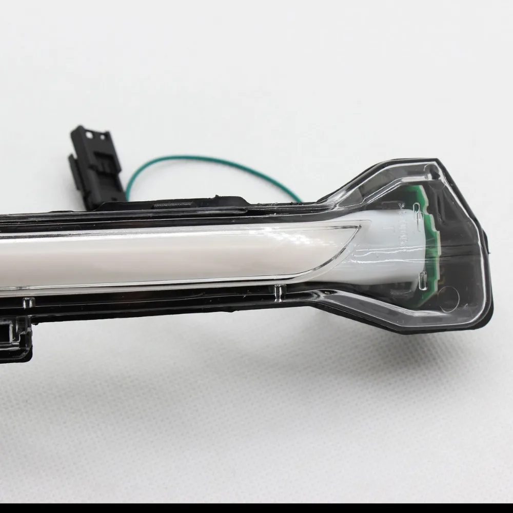 Volkswagen mirror light 3
