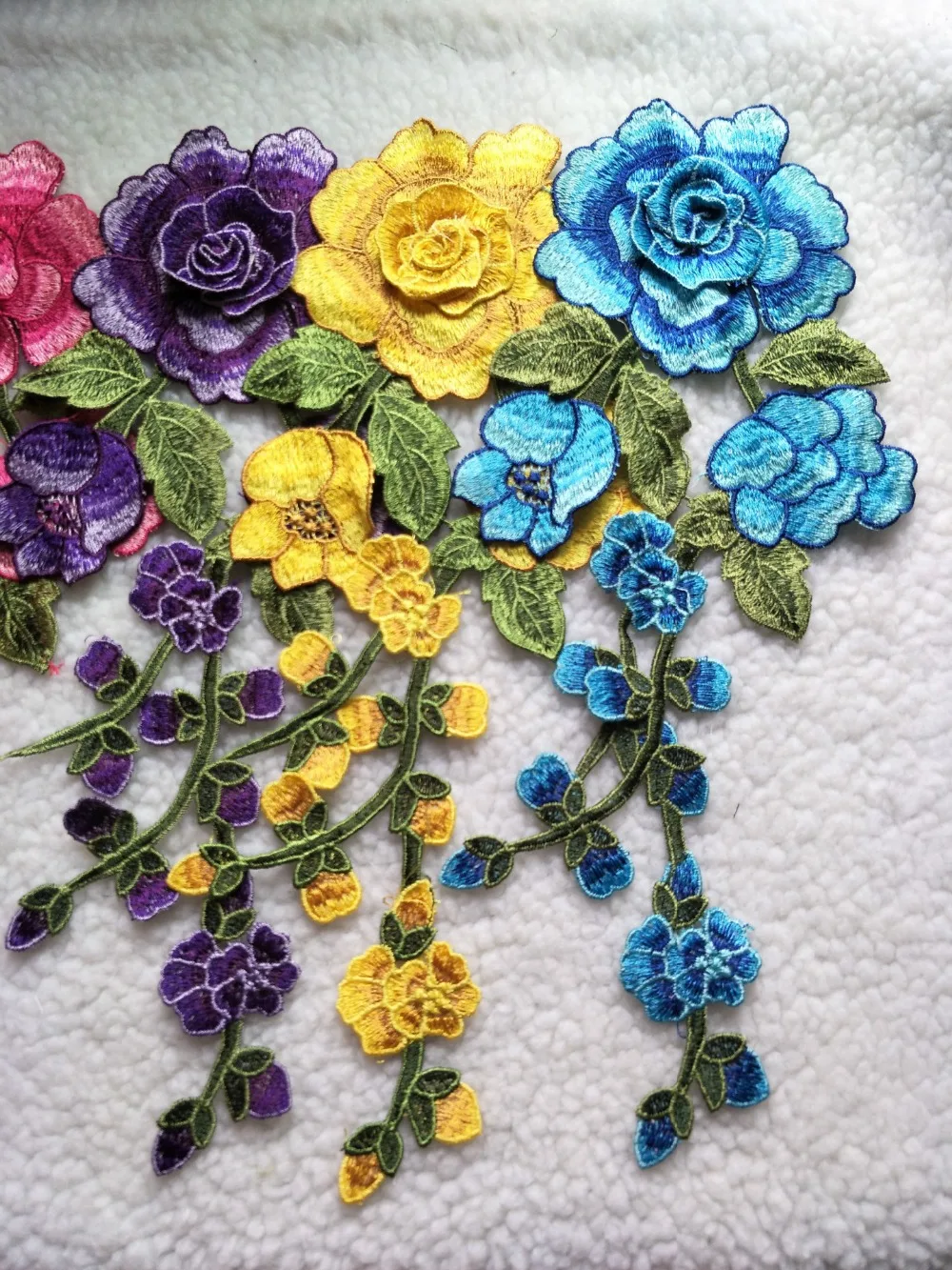 4 color 10Pc 3D RED ROSE Flower Embroidery Patch Motif Applique for DIY Clothes Sticker Wedding gown T-shirt dress Jeans Patches | Дом и сад