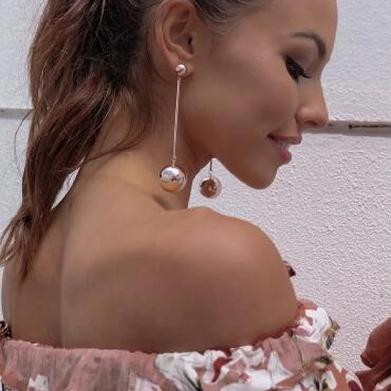 

Fashion Big Gold Color Ball Earrings for Women Drop Earrings Cute Jewelry Bijoux Elegant Gift Dangle Pendant Earring Accessories