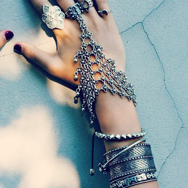 Fun Women Bracelet Fashion Slave Hand Chain Silver Metal Flowers Ethnic Bohemian 