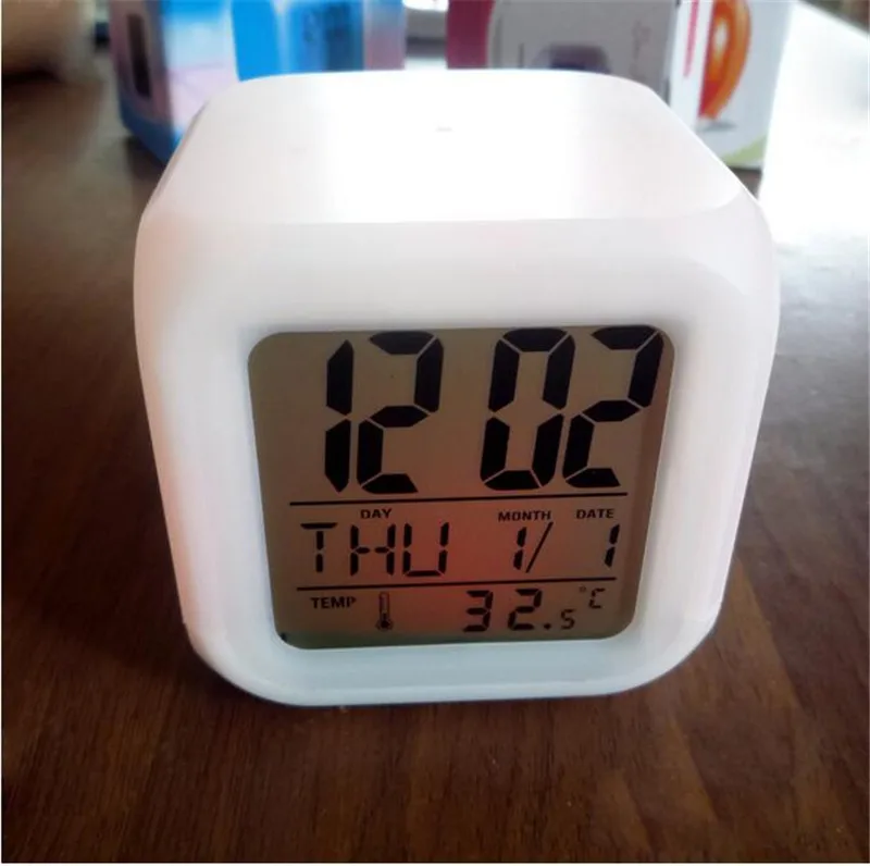 Красочный будильник цифровые часы токарные цвета просыпаются свет белый украшают куб