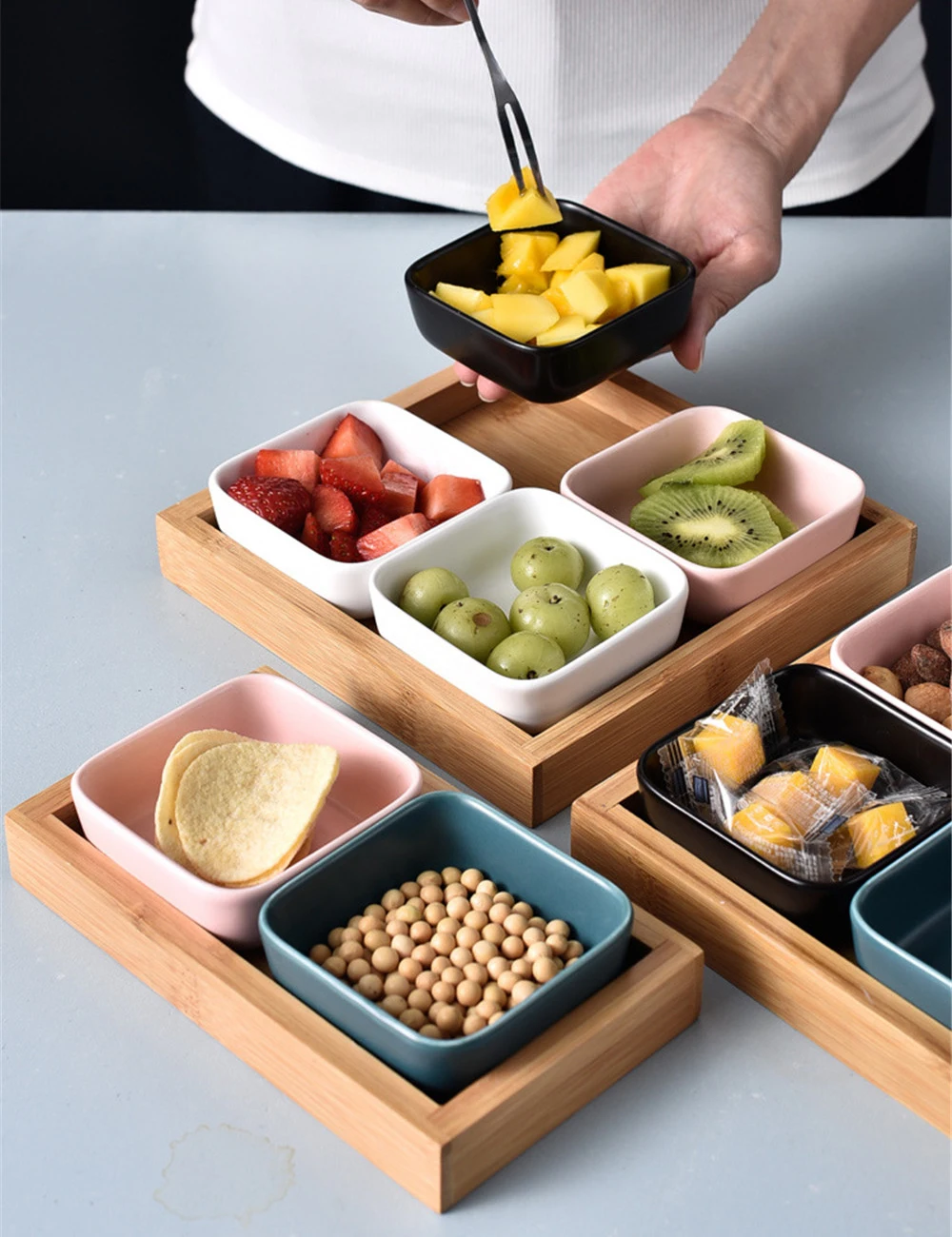 Настольная миска для закусок с деревянным поддоном, мини Изысканная керамическая тарелка для фруктов, кухонная посуда для приправ, японская посуда