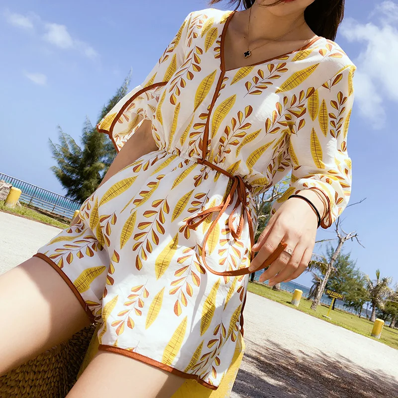 Mishow jumpsuits female new summer 2018 han edition to collect waist show thin floral v-neck pants MX18B2813 Mishow jumpsuits female new summer 2018 han edition to collect waist show thin floral v-neck pants MX18B2813