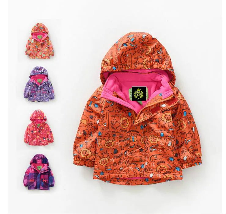 Girl's fashion trench coat |
