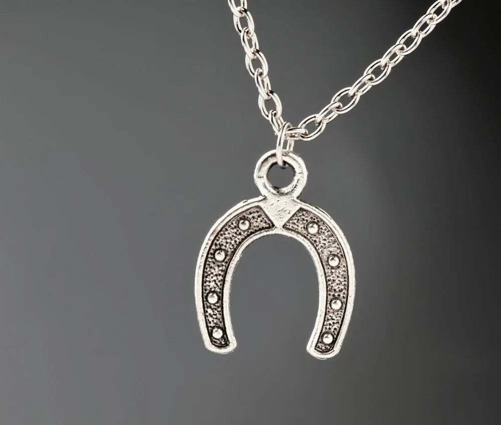 U Horseshoe Necklaces Vintage Alloy Jewelry Antique Silver Pendant