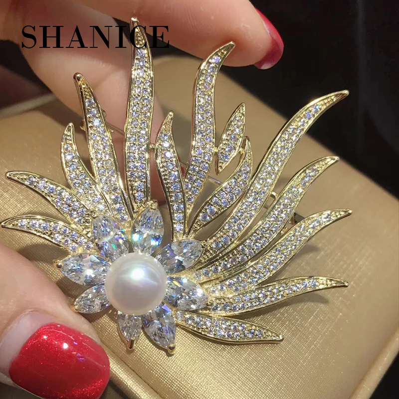 

SHANICE Luxurious Big High Quality Trendy Pearl Centred Flower Full Crystal Cubic Zirconia Gold Color Brooch/ Pin Mother's Gift
