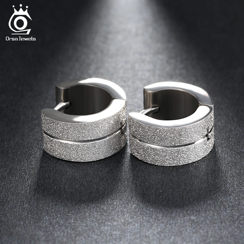 

ORSA JEWELS Silver Color Hoop Earrings Small Circle Fashion Stainless Steel Men Women Earrings Jewelry Accessories GTE05