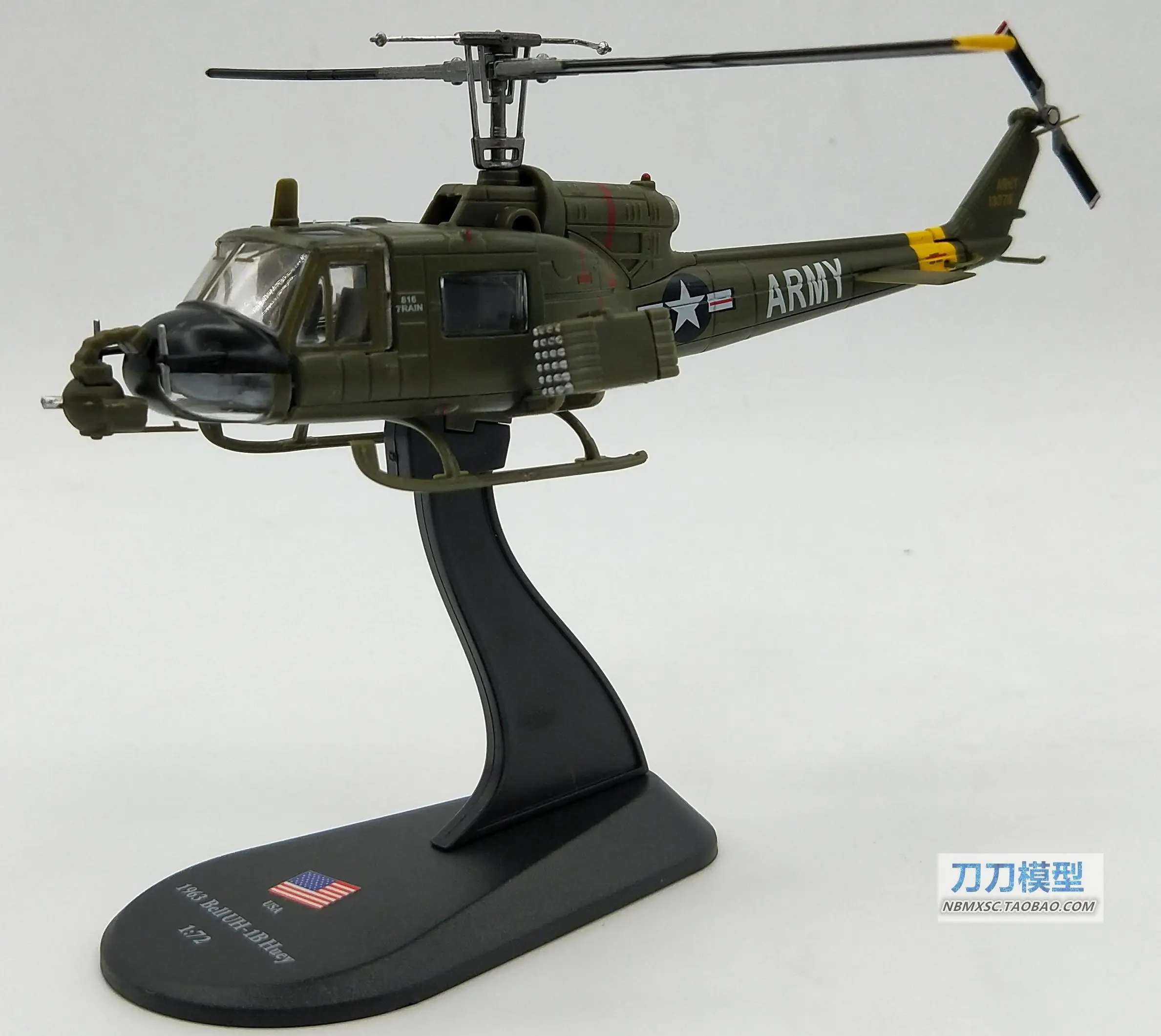 

AMER 1/72 Scale Military Model Toys USA 1963 Bell UH-1B Huey Helicopter Diecast Metal Plane Model Toy For Gift/Collection