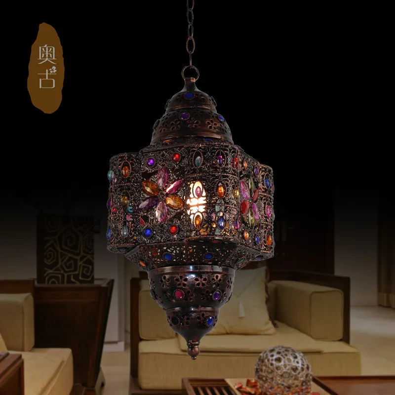 European pastoral luxurious dining room chandelier lighting retro Scandinavian minimalist Iron Castle exit lights D-45 European pastoral luxurious dining room chandelier lighting retro Scandinavian minimalist Iron Castle exit lights D-45