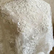 Тонкое кружево цвета слоновой кости Ткань Цветочный жемчуг вышито бисером с блестками свадебное кружевное платье ткань пальто 15,74 дюймов в ширину 1 ярд
