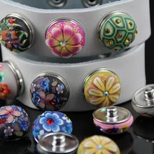100 шт./лот новые сочетания цветов Для женщин высокого качества Полимерная глина 18 мм кнопки пресс Серебристыми Стразами часы Fit защелки Браслеты