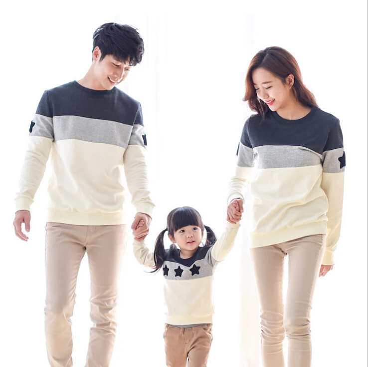 

Stripe Family Matching Outfits Look Father Mother Daughter Son Sweatshirts Mommy and Me Clothes Long Sleeve Family Set TM
