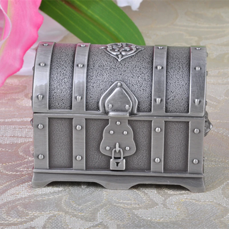 

2 Colors Vintage Pirates of the Caribbean Jewelry Box with Lock Size 6.8*5.2*4.8cm Metal Treasure Carrying Case Girl Wife Gift