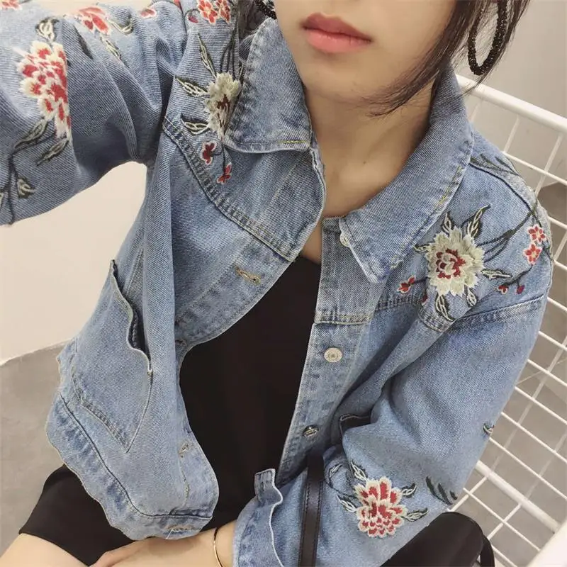 

2019. Spring and Autumn New Loose Recreational Embroidery Denim Jacket