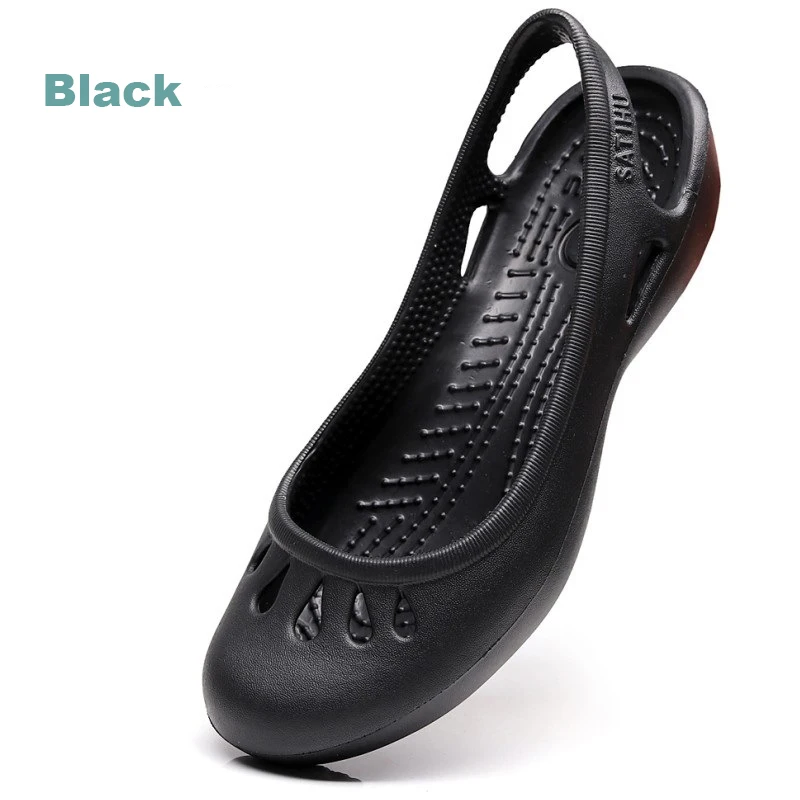 Женщина заблокирована прозрачные сандалии домашняя Нескользящая Летняя обувь с отверстиями женские тапочки на плоской подошве пластиковая Женская водонепроницаемая обувь для сада из ЭВА - Цвет: Черный