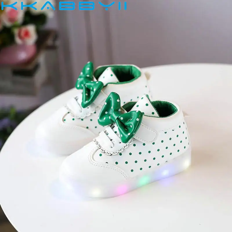 

2018 New Spring Children LED Sneakers Fashion Cute Kids Luminous Bow Sneakers Girls Princess Dot Sport Running Flash Shoes