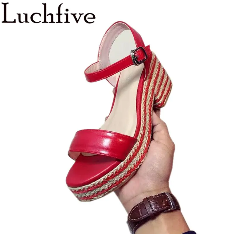 

Luchfive Weaves Wedges One Strap Sandals Woman Fashion Leather Buckle Square High Heels Runway Summer Party Shoes Woman Black